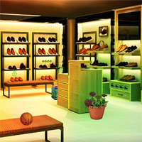 Free online html5 games - Top10NewGames Boots Showroom Escape game 