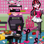 Free online html5 games - Draculaura Messy Kitchen Cleaning game 
