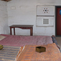 Free online html5 games - GFG Mud Hut Room Escape game 