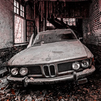 Free online html5 games - Wowescape Abandoned Car Garage Escape game 